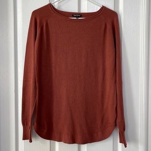 Rust colored pink clover sweater medium